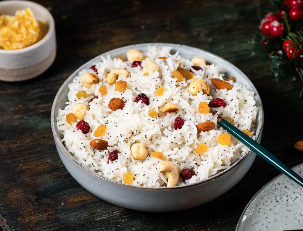 Arroz com passas e nozes para festas de final de ano