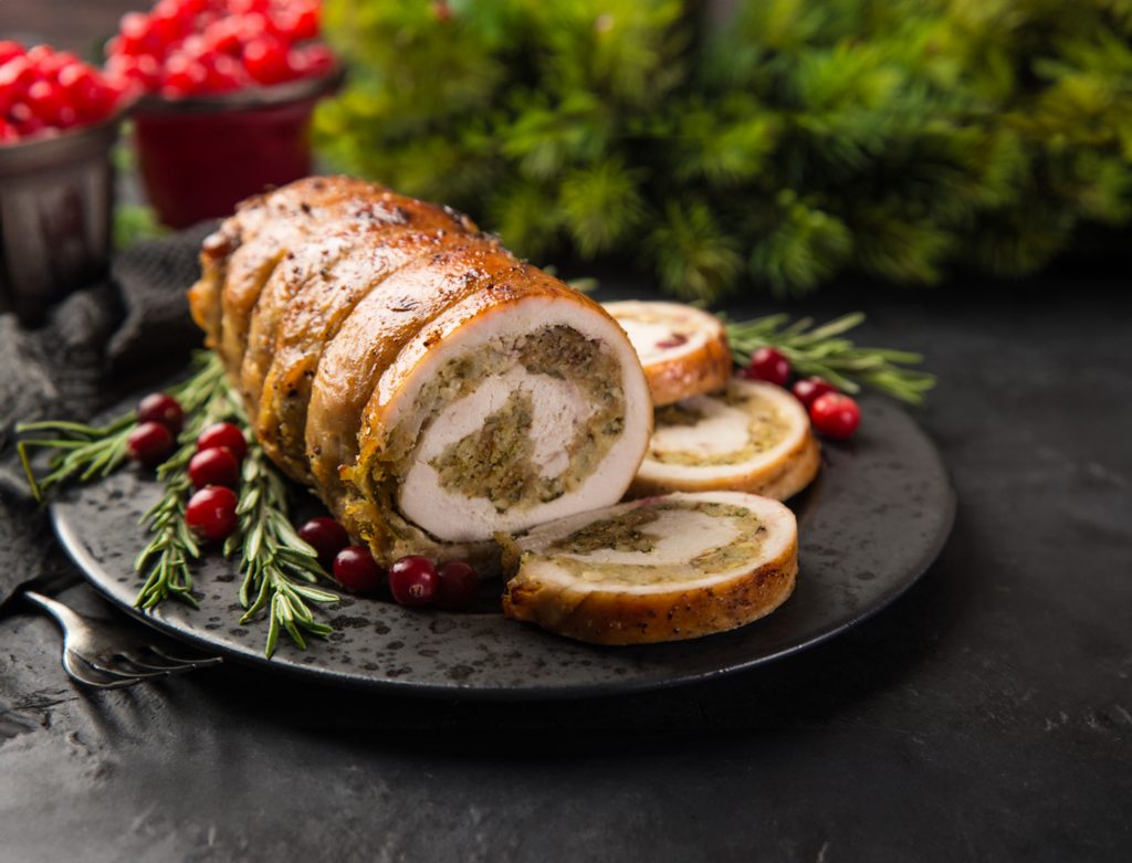 Ave Millenium Ad´oro Desossada com Farofa de Banana da Terra: A Estrela da Sua Ceia de Natal