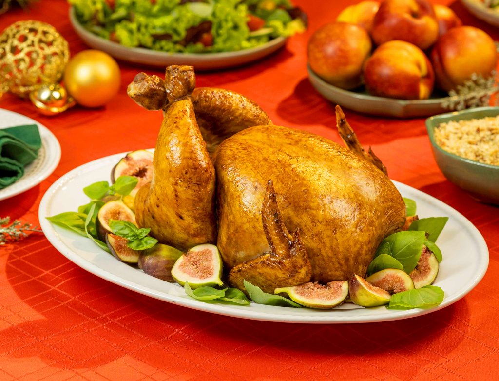 Ave Millenium Ad´oro Assada com Salada de Folhas e Figo ao Creme: A Combinação Inovadora para sua Ceia
