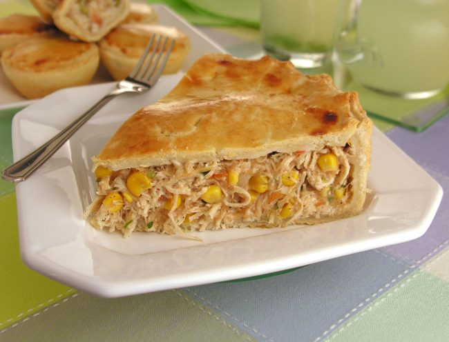 blog_abr__0013_Texto 3 – Torta Salgada de Frango Ad’oro_ Sabor e Praticidade no Liquidificador