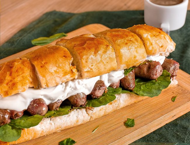 blog_mar__0000_Texto 13 – Pão de Alho Recheado com Coração de Frango Ad_oro_ Uma Delícia para Churrascos