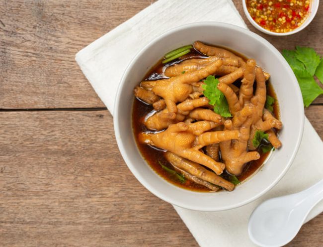 blog_mar__0003_texto 5 – Pé de Galinha Ad_oro ao Molho de Vinho Tinto_ Um Toque Gourmet em Sua Mesa