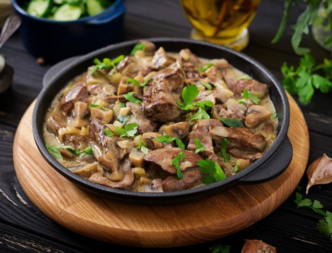 blog_mar__0008_Texto 11 – Fígado de Frango Ad_oro ao Molho Aromático_ Uma Receita para Ocasiões Especiais