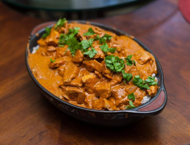 blog_mar__0014_Texto 2 – Descubra o Sabor Exótico do Frango Ad_oro Tikka Massala_ Uma Jornada Gastronômica Índia-Ingles