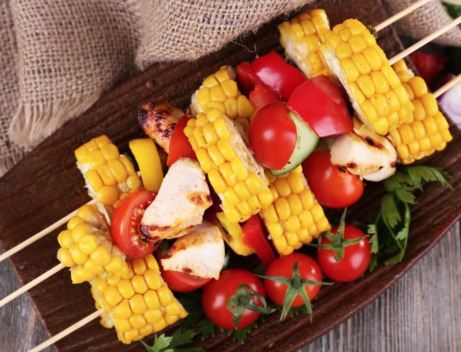 blog_jun__0014_texto 2 – Espetinho Caipira com Filé de Coxas e Sobrecoxas Ad’oro_ A Tradição na Sua Festa Junina