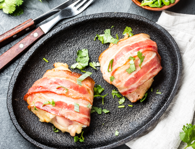 blog_setembro__0005_Texto-7—Petisco-de-Sobrecoxa-Ad’oro-com-Bacon-na-Airfryer_-O-Aperitivo-Perfeito-para-Reuniões-em-F