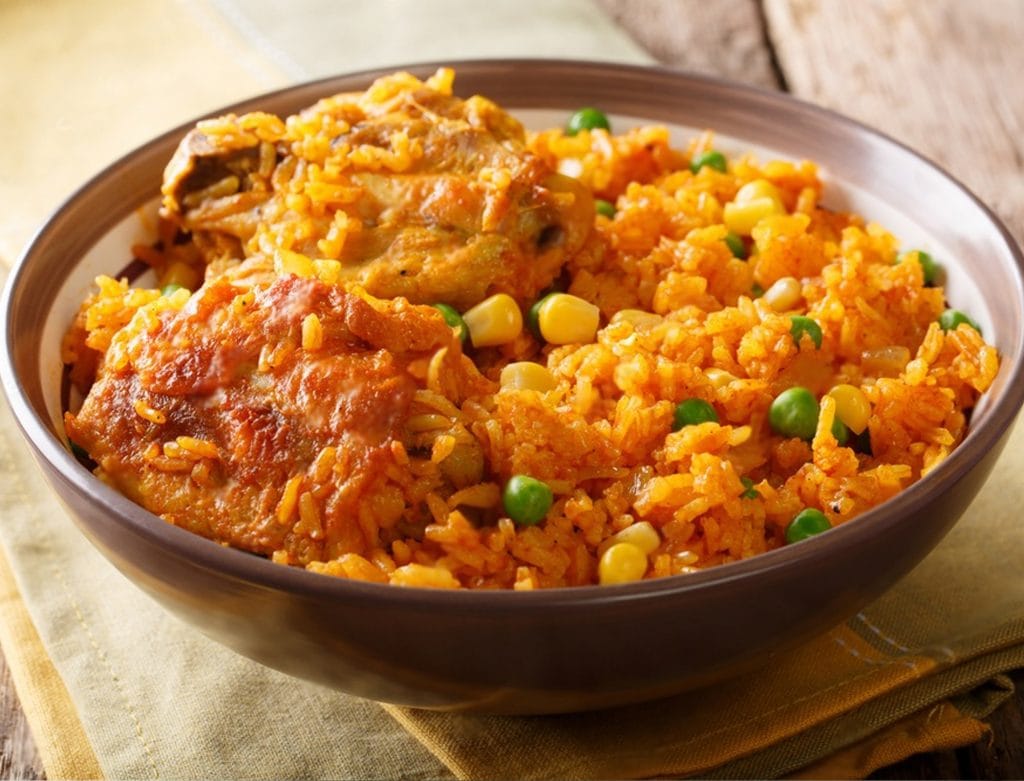 Arroz Caipira com Frango Ad'oro: O Sabor da Tradição Brasileira em sua Mesa