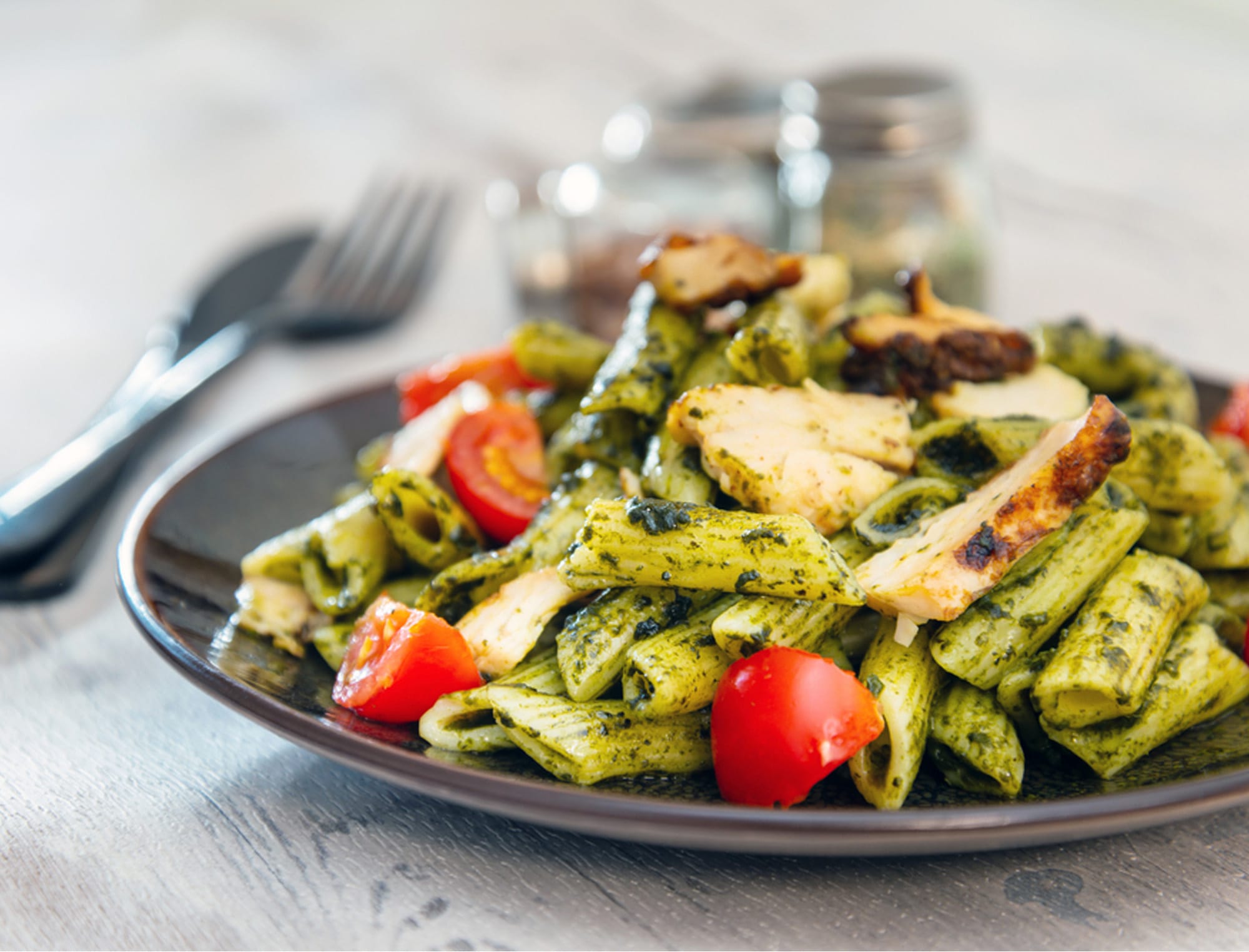 blog_millenium_2024__0003_Texto 13 – Macarrão ao Molho Branco de Frango Ad’oro com Rúcula e Nozes_ Praticidade e Sabor p