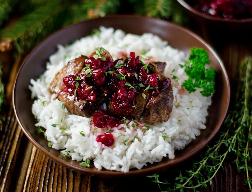 Ave Festiva Millenium Ad'oro ao Molho de Framboesa com Arroz de Limão-Siciliano: Um Toque de Elegância para Sua Ceia de Natal