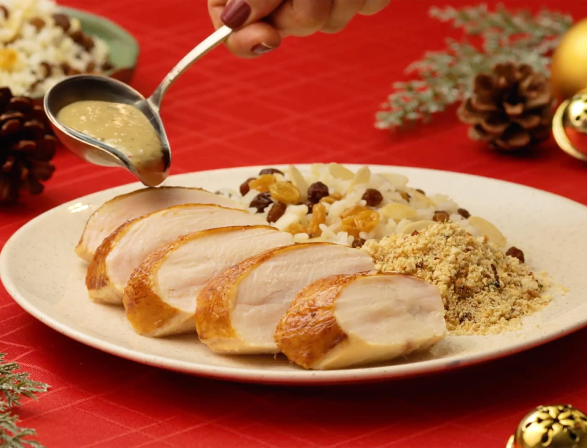 blog_millenium__0006_texto 1 – Ave Festiva Millenium Ad’oro com Farofa Tradicional e Molho Cremoso de Cebola_ Uma Ceia d